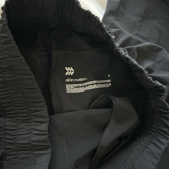 LIKE NEW All in Motion Women's Active Light Mid-Rise Cargo Joggers - Picture 3 of 8